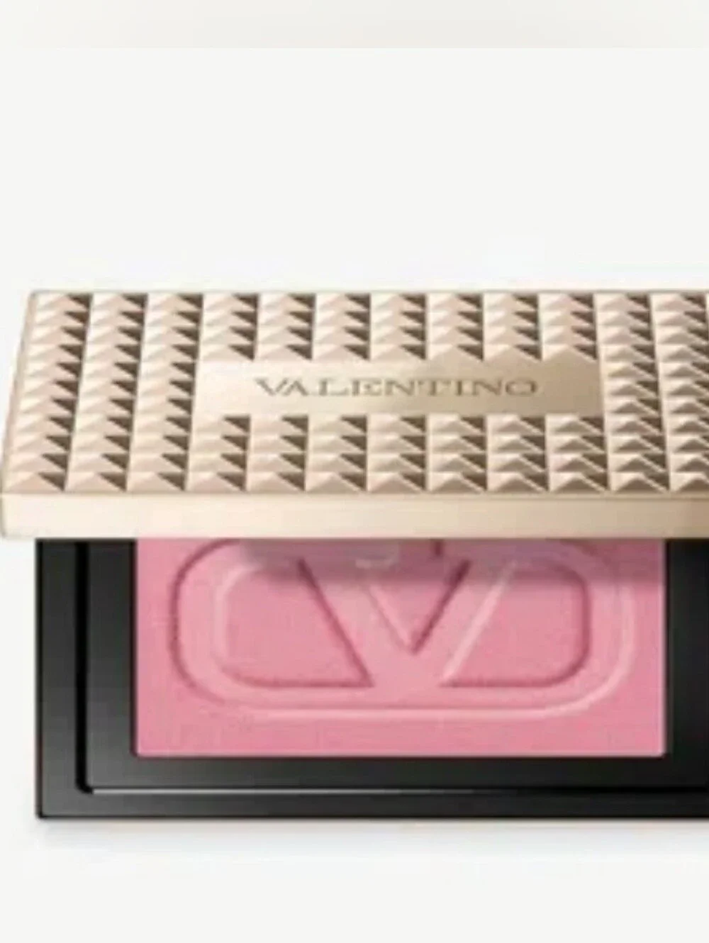 Valentino Color Crush Blush in Stand Out in Nude 100R (Refillable Case)